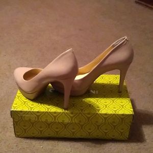 Gianni Bini 4 1/2 inch heels